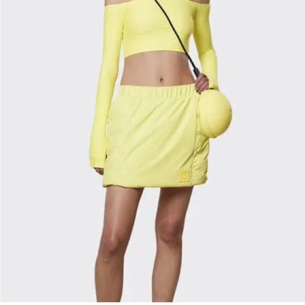 RAINS Loop W Mini Skirt NWT Puffer Insulated Elastic Waist Straw Yellow Size M